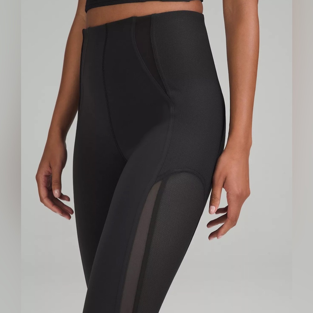 lululemon Everlux and Mesh Super-High-Rise Training Tight 25" Size 6